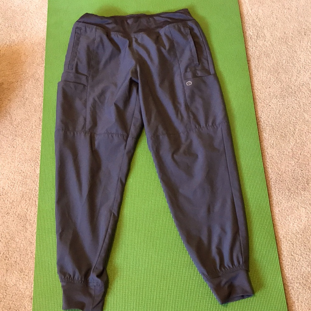 Wonder Wink Jogger Gray Scrubs